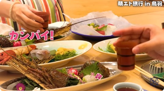萌実の中の人の手元が実写配信で映っている