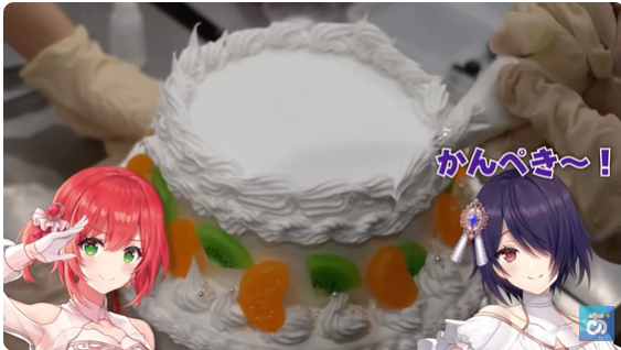 石狩あかりは製菓学校卒で、生クリームを上手に絞っている。