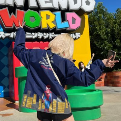 光葉エニの中の人と言われるBabynicoの顔バレ画像は後ろ姿で金髪ボブ